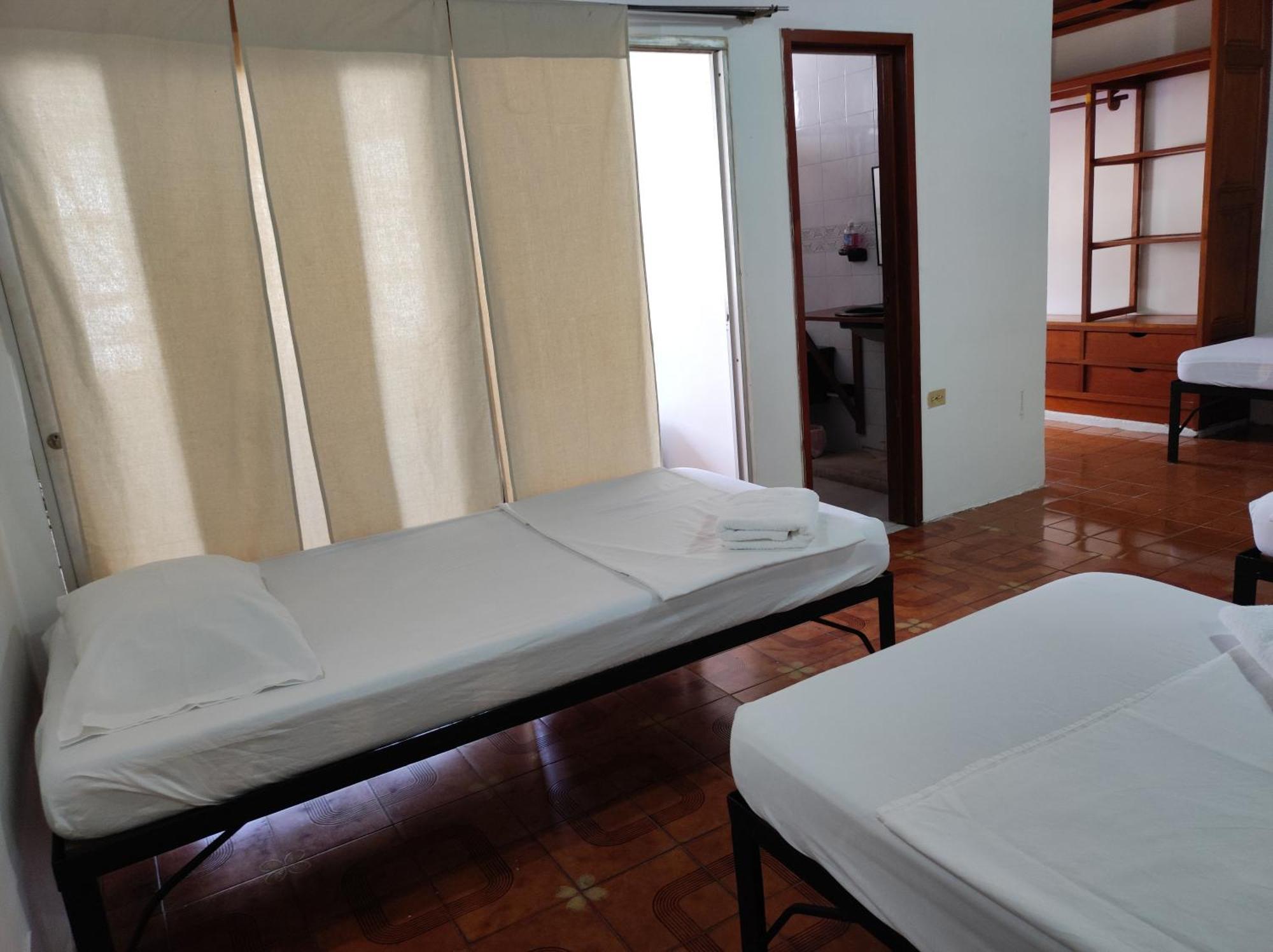 Leticias Guest House Екстер'єр фото